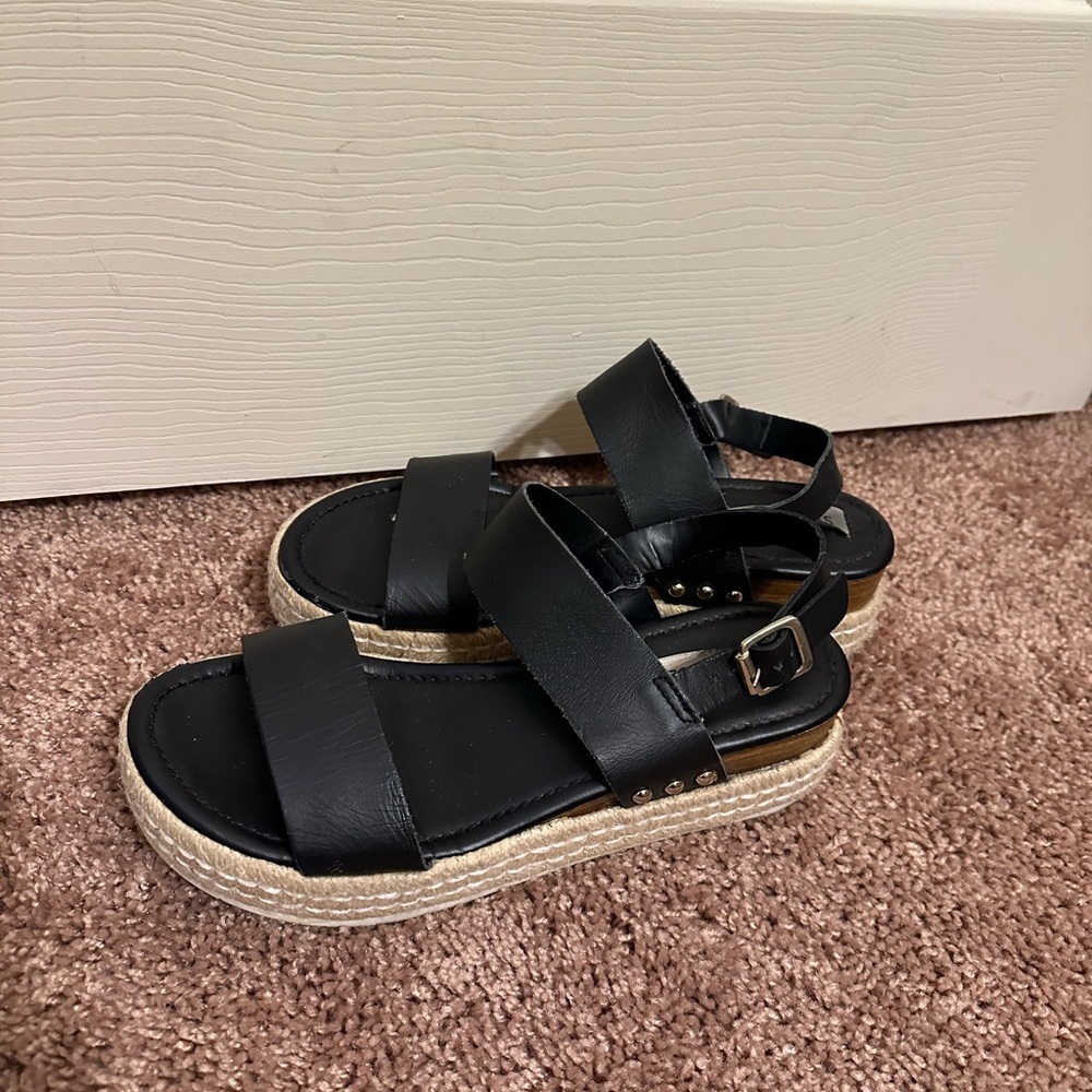 Steve Madden. Size 8.